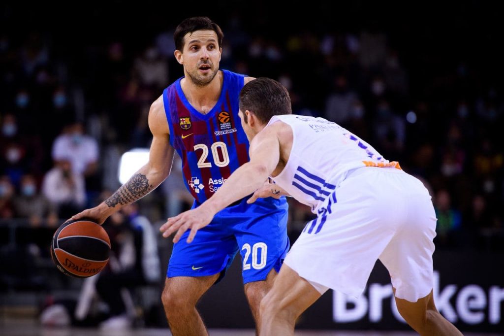 El Barcelona brilló en ataque liderado por un gran Mirotic (31+10) y no dio opción al Real Madrid (93-80)