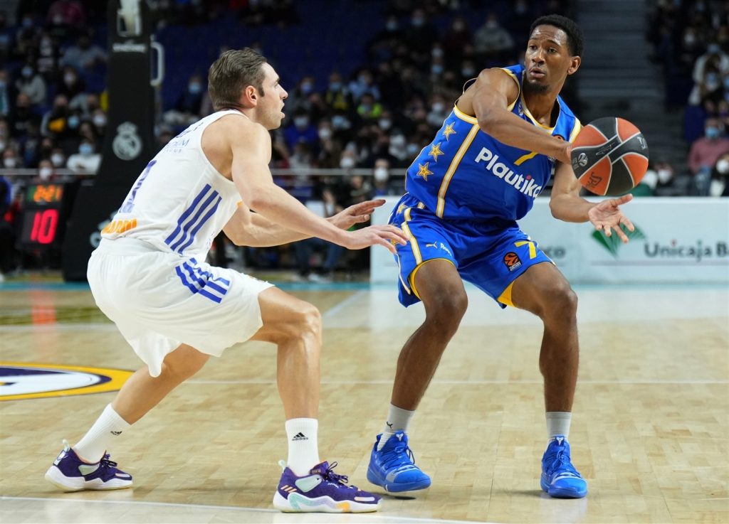 El Real Madrid salva la noche ante el Maccabi con una buena recta final y canasta decisiva de Yabusele (72-70)
