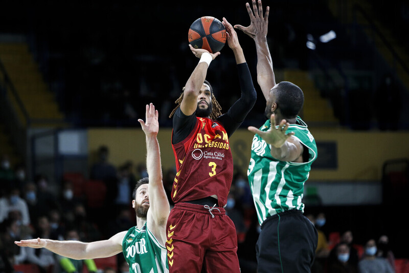 El Unicaja contacta con Angel Delgado, gusta James Webb y se queda Ibon Navarro aunque con muchas dudas sobre su figura