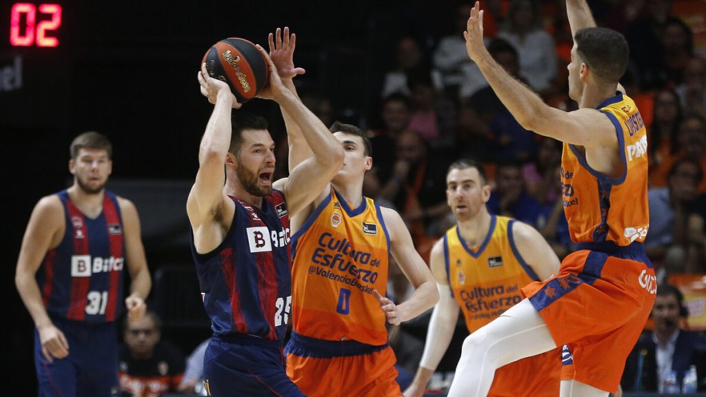 El inicio de los playoffs fue fantástico: el Baskonia ganó en Valencia un duro partido (79-80)