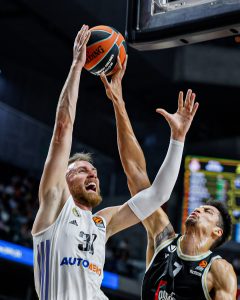 La defensa, a nivel táctico y de mala actitud, hunde al Real Madrid; las cifras son también muy claras