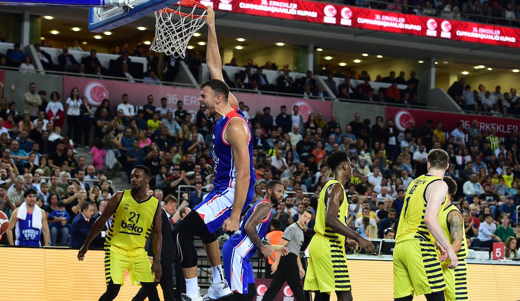 Comienza la Euroliga: Efes y Real Madrid parten como claros favoritos