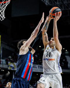 91-86: otra vez esa versión del Real Madrid que nunca se rinde para superar a un Barça que regaló mucho