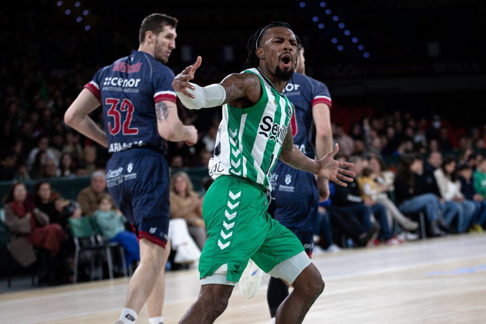 El Real Madrid gana en Granada tras un flojo partido y el Obradoiro, en Sevilla en un apretado final