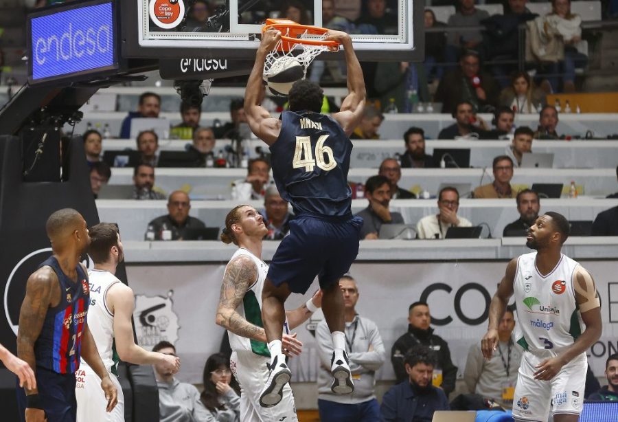 87-89: el Unicaja derrota al Barça y vuelve a los puestos de honor