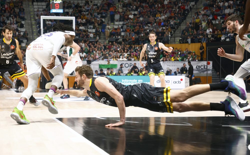 80-83: un brillante Unicaja conquista la segunda Copa de su historia
