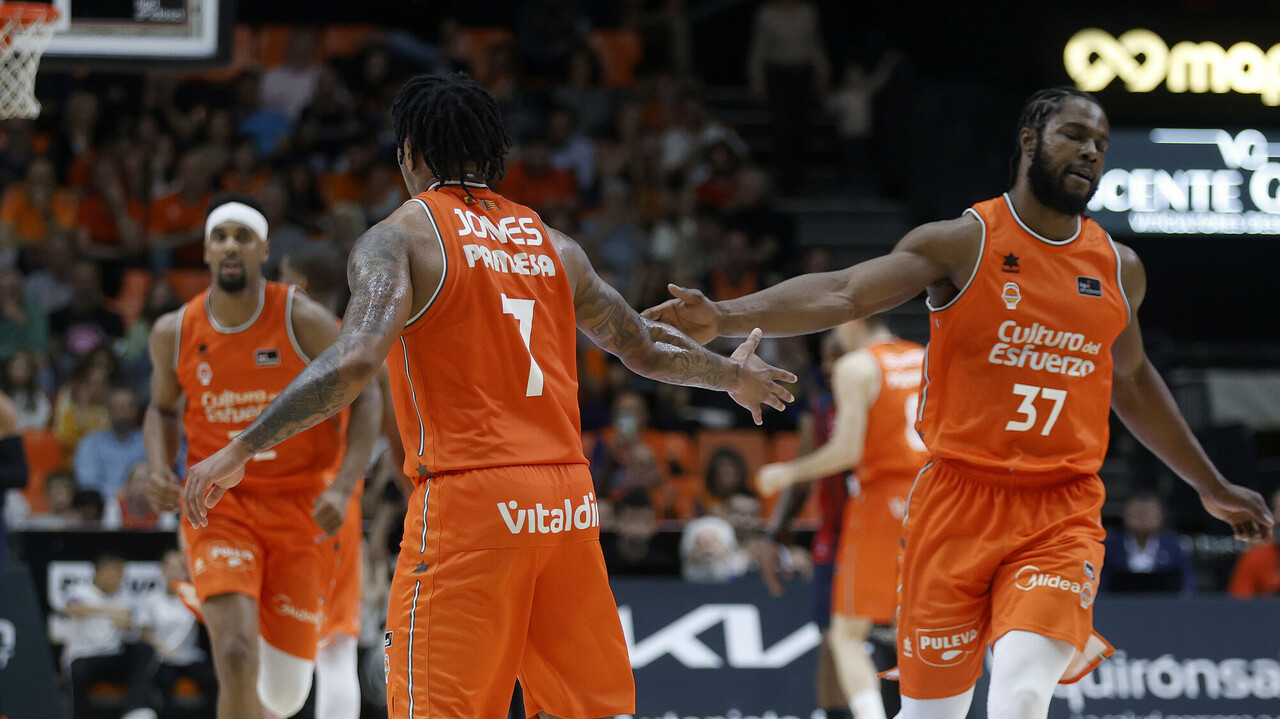 La Euroliga aprueba que los 13 equipos con licencia A continúen con ella hasta el 2040, invita a los dos equipos serbios y deja en el alambre al Valencia Basket