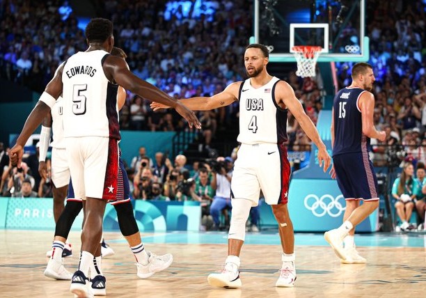 USA remontó de forma agónica a una gran Serbia (95-91); Francia se planta en la final tras superar a una Alemania muy fallona (73-69)