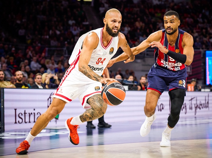 El nuevo Baskonia tuteó hasta el final a uno de los favoritos, el Olympiacos (96-102)
