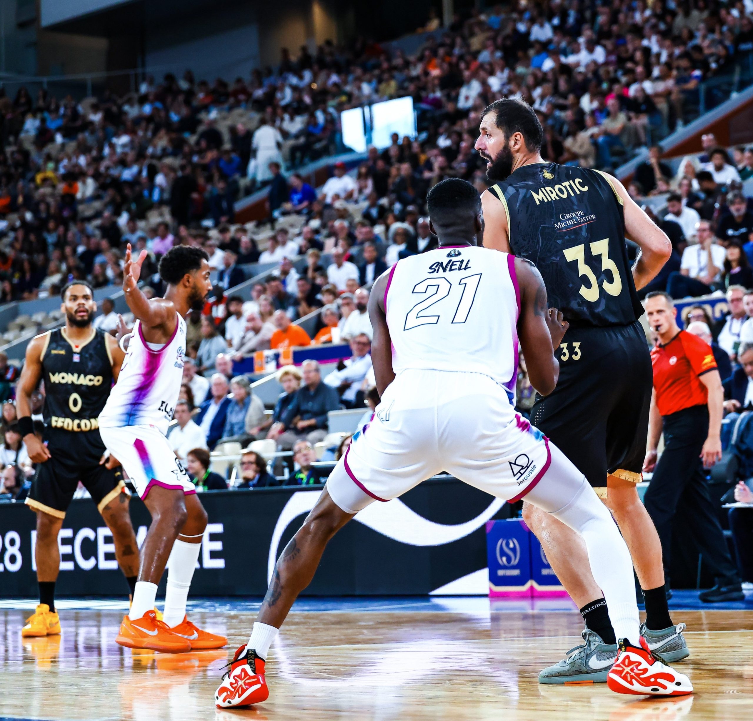 Horarios: el Barcelona abre esta tarde la temporada ante el Hapoel; el Baskonia afronta al Olympiacos y el Real Madrid se estrena en Bolonia