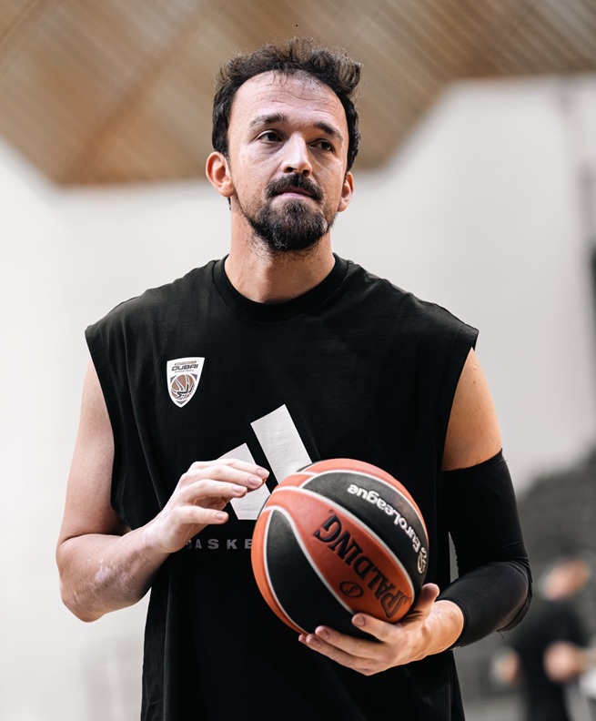 El Hapoel Tel Aviv y el Dubai BC, dos debutantes con fichajes y plantillas para estar en la zona alta