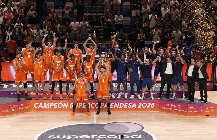 El Valencia Basket, campeón de la Supercopa pese a las bajas en una apretada final ante un Real Madrid menos sólido (94-98)