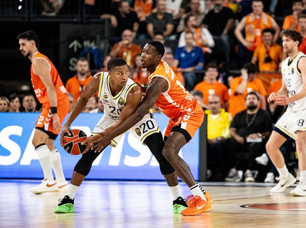94-79: el Valencia Basket borró al vigente campeón