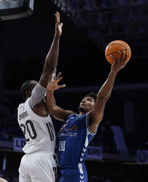 El Real Madrid tuvo que sufrir ante el Burgos (90-80); el Joventut barrió al Bilbao Basket (101-69)