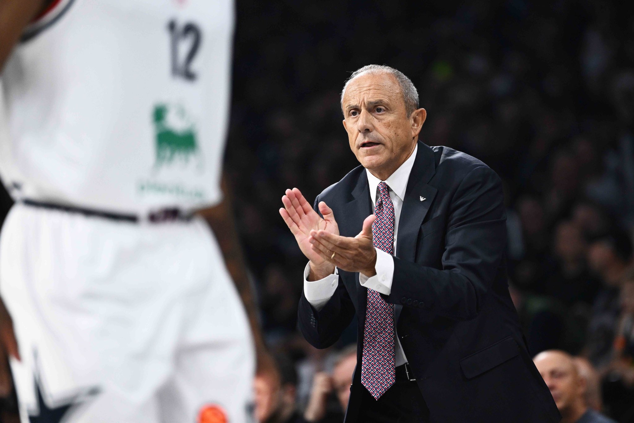 Ettore Messina dimite y Peppe Poeta se pone al frente del Armani Milán