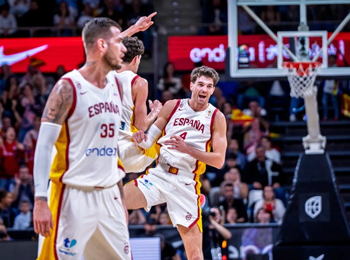 España barre de forma ilusionante a Georgia (90-61) para ponerse con un 2-0 pero con Osobor lesionado en una rodilla