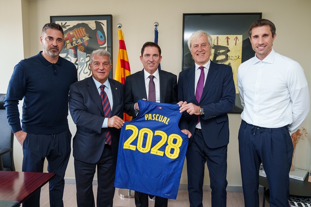 Xavi Pascual inicia su nueva etapa en el Barcelona, mantiene a los ayudantes de Peñarroya y debutará en la pista del Efes