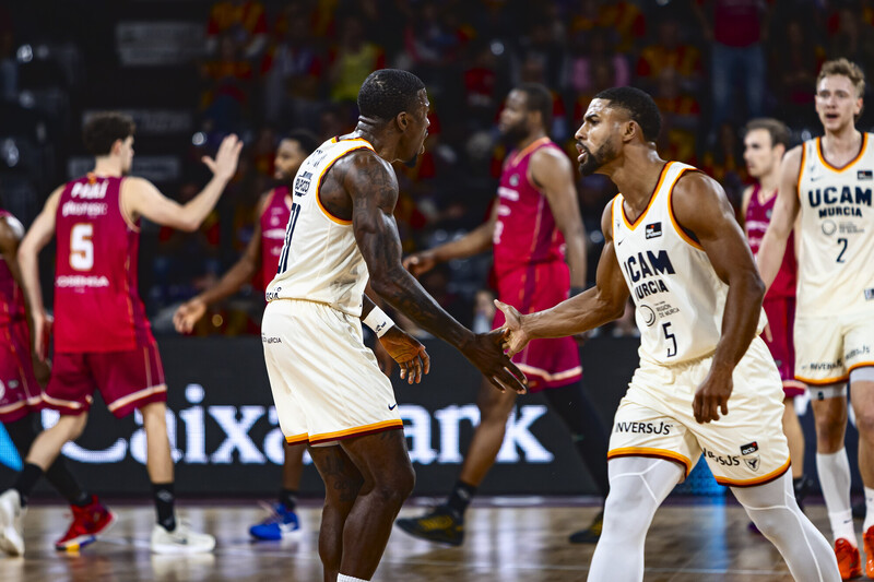 El UCAM Murcia revienta al Lleida con 22 triples anotados; victorias muy claras en casa del Unicaja y el Breogán