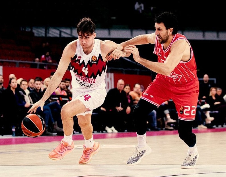 El Baskonia se hundió en la segunda mitad contra el Hapoel
