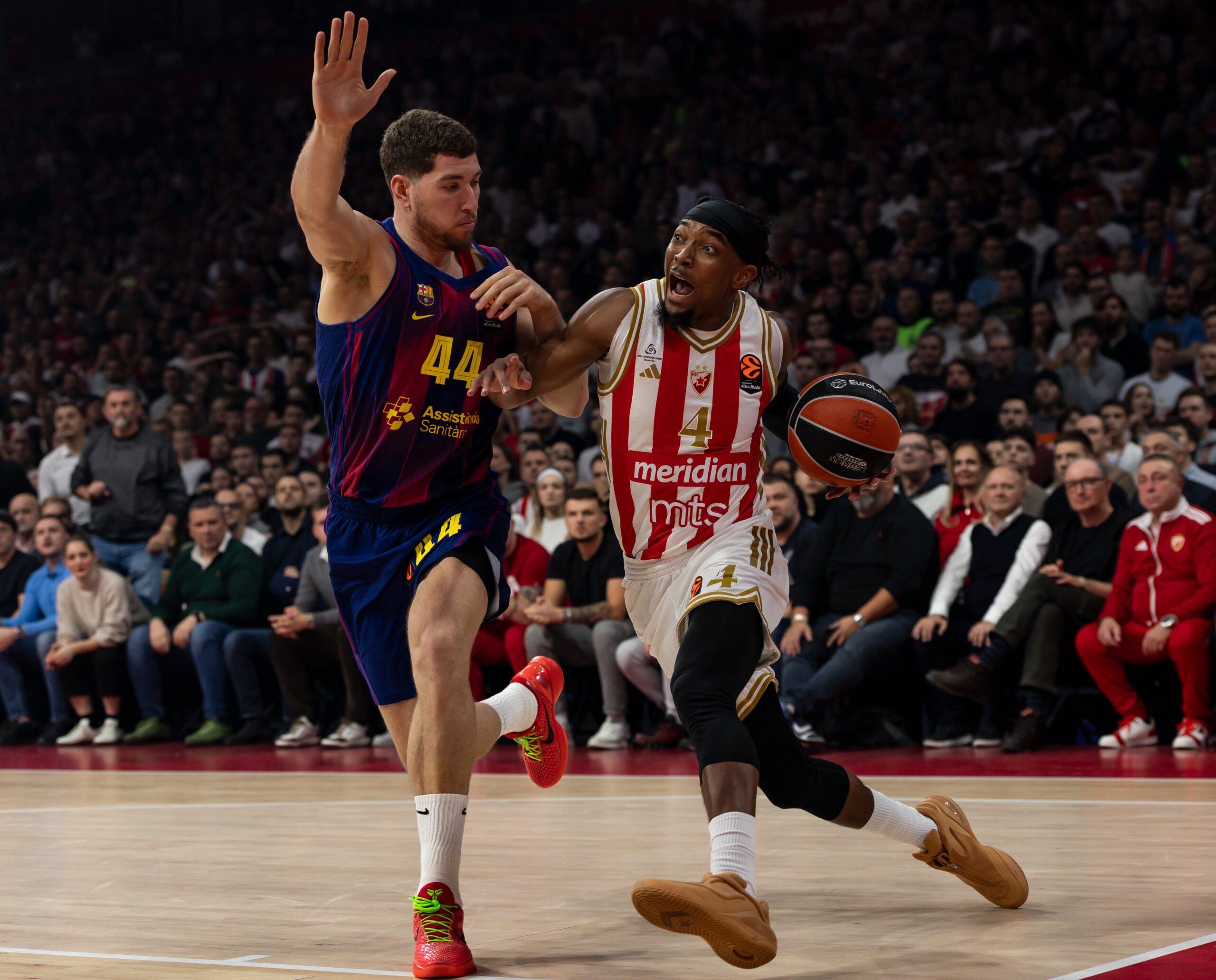 El Barcelona sigue sólido y ganó en la siempre difícil cancha del Estrella Roja (77-89)