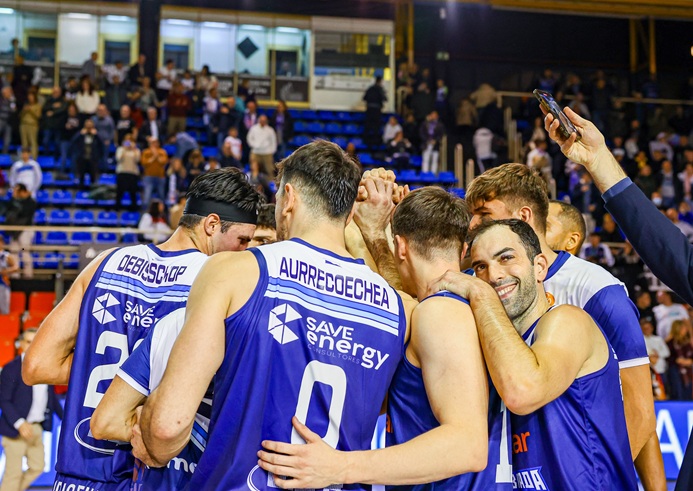 El Obradoiro logra la mayor victoria de la historia; el Leyma Coruña, ya en un 12-0; el Palencia no levanta cabeza