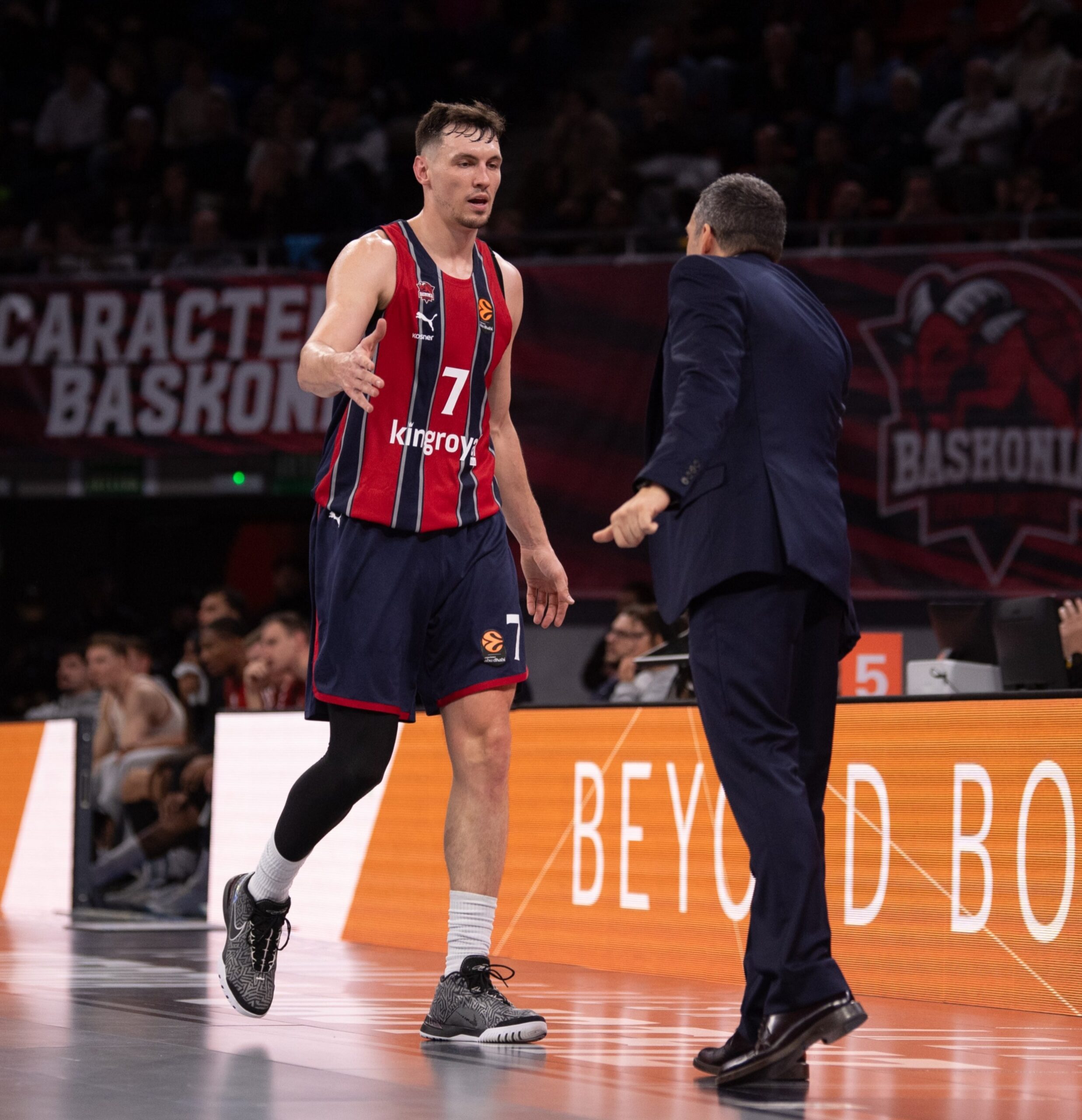 Horarios: el Real Madrid recibe al Baskonia, el Valencia Basket, al Efes, y el Maccabi vuelve a jugar en casa