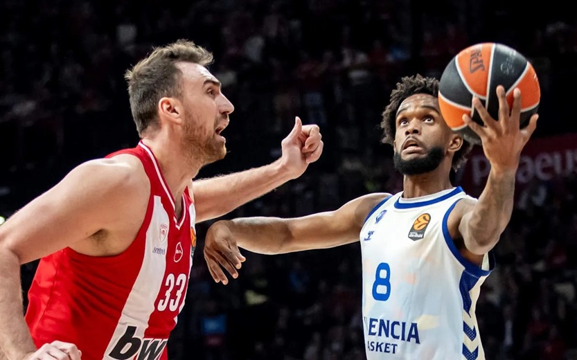92-99: imperial Valencia Basket para remontar y ganar al Olympiacos
