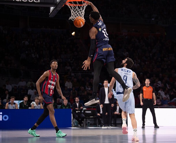 El Kosner Baskonia supera al Joventut y el Unicaja pudo con el UCAM Murcia tras una prórroga