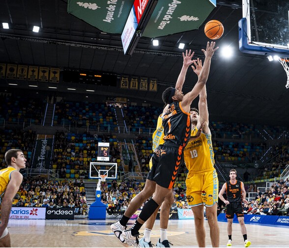 El Valencia Basket agrava la crisis del Granca; el Manresa, la del Andorra