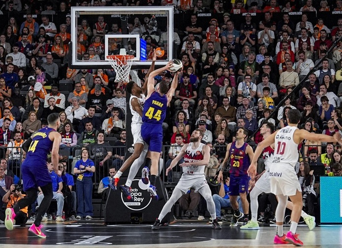 67-70: el Baskonia también remonta y se se mete en la final ante un Barça que se hundió en la recta final