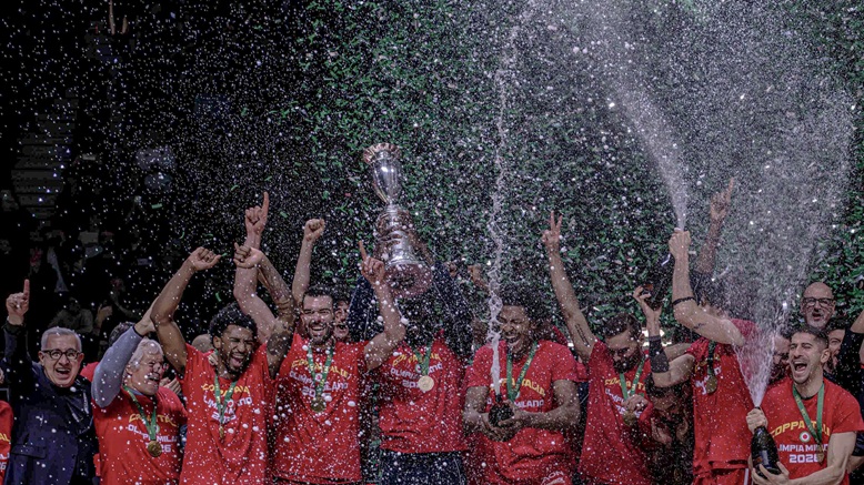El Fenerbahce y el Armani no fallaron y ganaron la Copa; el Bamberg, campeón en Alemania y el Mónaco, en Francia