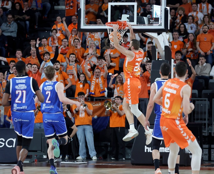 El Valencia Basket barrió al UCAM Murcia; el Baskonia sudó hasta el final frente al Lleida