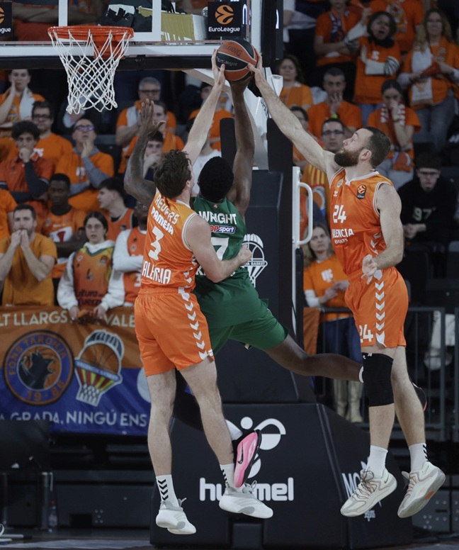 El Valencia Basket se mantiene segundo después de un apurado triunfo contra el Zalgiris (91-87)