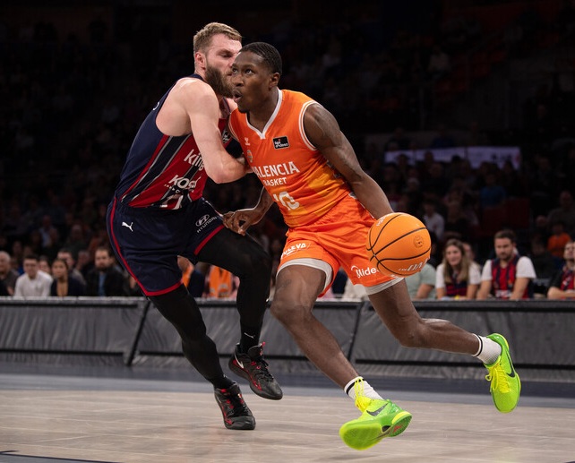 Omari Moore también renueva en el Valencia Basket y ahora una ampliación de contrato de Jean Montero es el objetivo