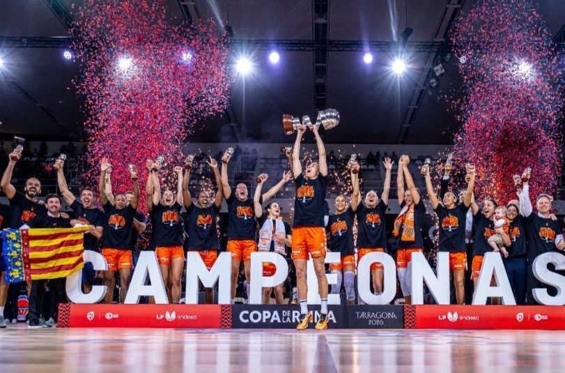 El Valencia Basket, campeón de la Copa de la Reina ante el Jairis (70-65)