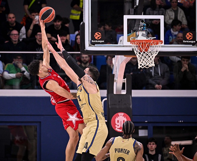 El Barça pasó de la humillación en Milán a acariciar la victoria (87-84)