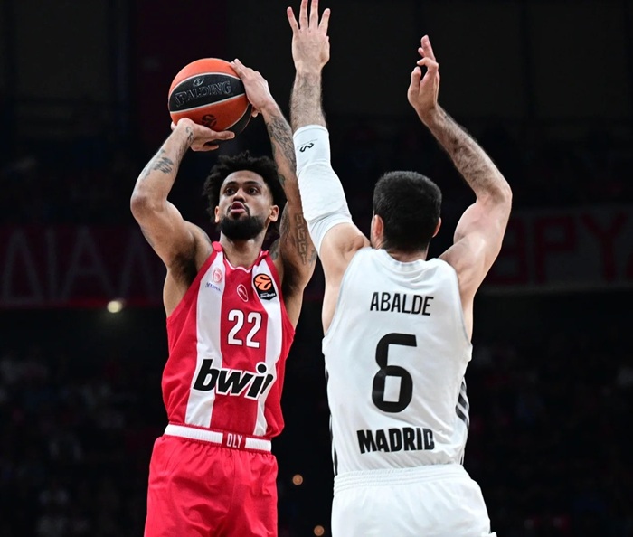 El Olympiacos evidencia con más autoridad los problemas del Real Madrid lejos de casa (102-88)