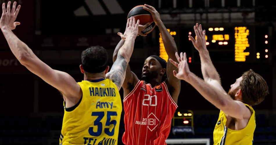 El Hapoel ganó el choque aplazado al Maccabi y se mete en playoffs