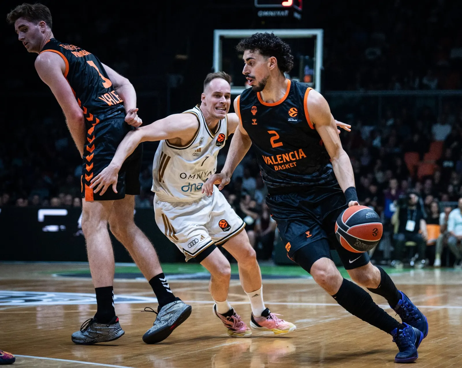 El Valencia Basket no especuló y ganó al Dubai BC (85-95); su rival en playoffs saldrá del play-in