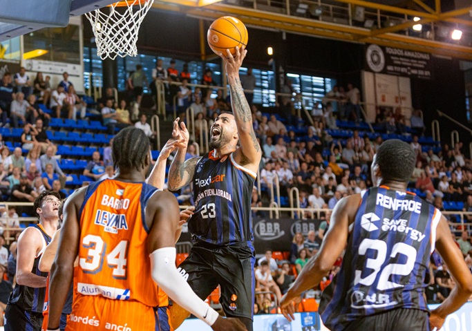 El claro triunfo del Obradoiro y la derrota del Leyma Coruña en Fuenlabrada aclara el ascenso directo a la ACB