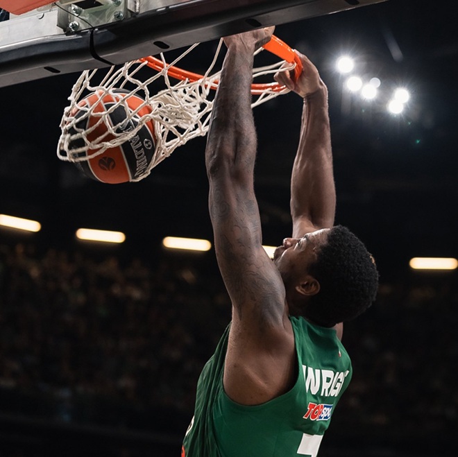 El Real Madrid, ante el Hapoel en el playoff; el triunfo del Zalgiris frente al Paris Basketball le da la quinta plaza y se mide al Fenerbahce