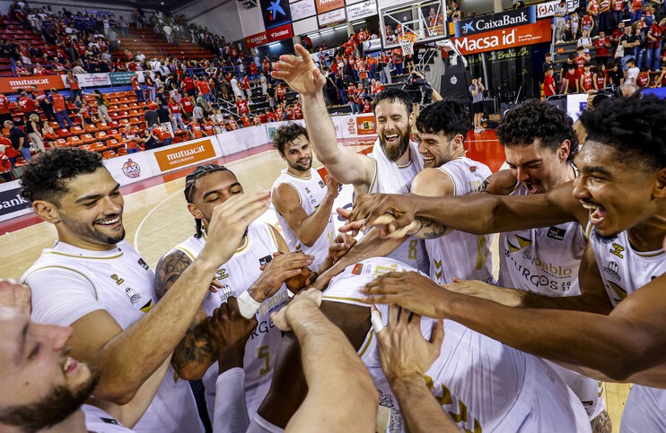 El triunfo del SP Burgos y la derrota del Andorra en Granada deja hundidos a los de Tabak; el Breogán escapa de la quema