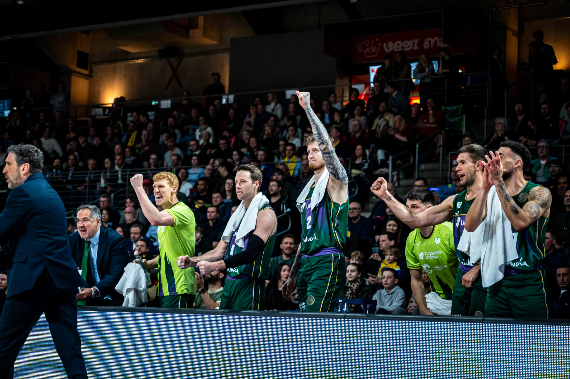 El Unicaja, clasificado para la Final Four; el Joventut y el Laguna Tenerife tendrán que disputar el desempate