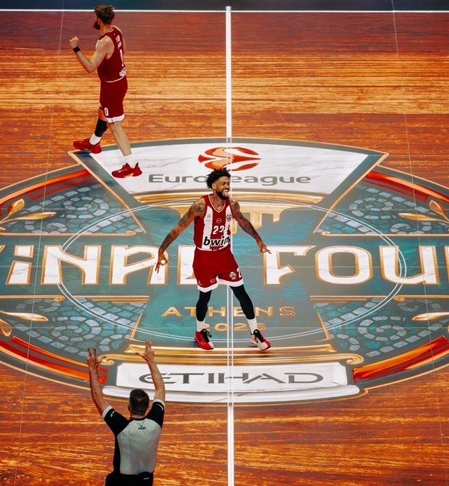 El Olympiacos barre a un Fenerbahce (79-61) negado en el triple