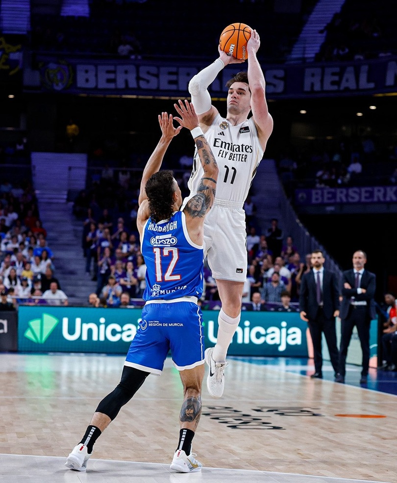 Hezonja brilla con 40 puntos y 53 valoración en una memorable victoria (131-123) con remontada frente al UCAM Murcia