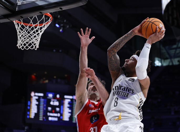 El Panathinaikos mejoró la oferta por Bonga y ahora el Real Madrid tiene que decidir si ejecuta el corte sobre Okeke