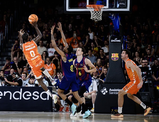 El Panathinaikos paga la cláusula de Badio y se lleva al jugador del Valencia Basket