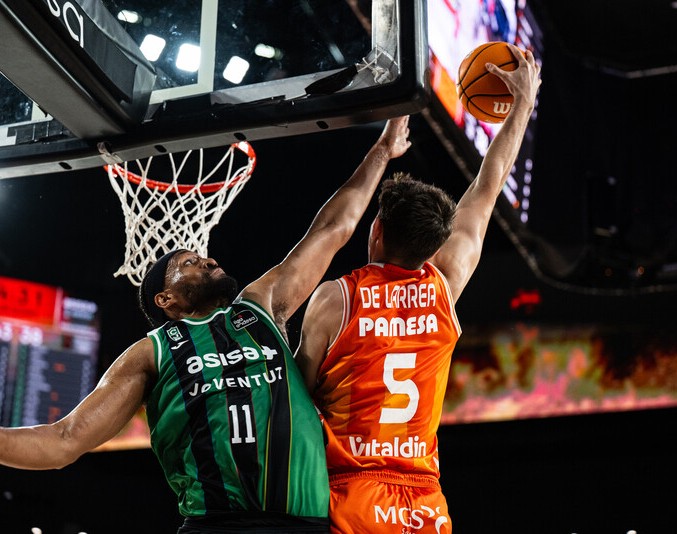 De Larrea se marcha a Dallas para firmar con los Mavericks y el Valencia Basket cubre la posición con TJ Shorts y Corbalán