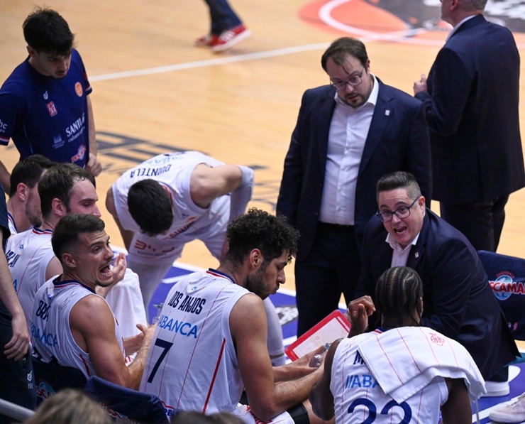 Epi: «No todos los jugadores del ascenso pueden seguir aunque queramos y puedan servir; es la realidad y la parte más dura de comunicar»