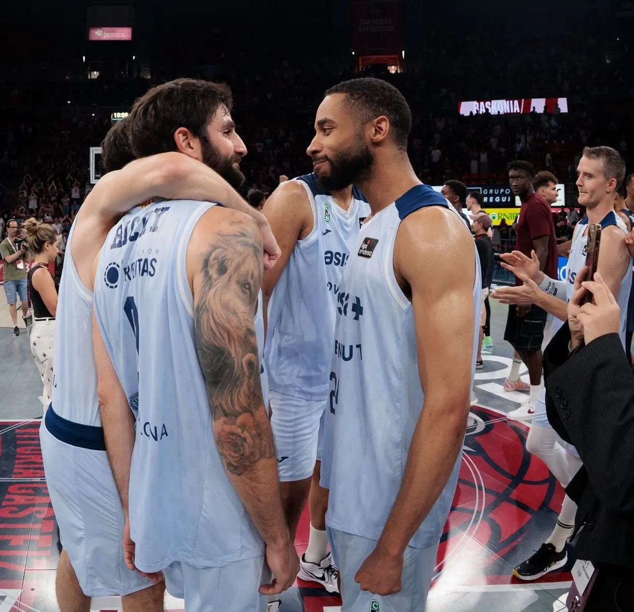 El Joventut también rompió el factor cancha en Vitoria y pasó a semifinales (88-96)